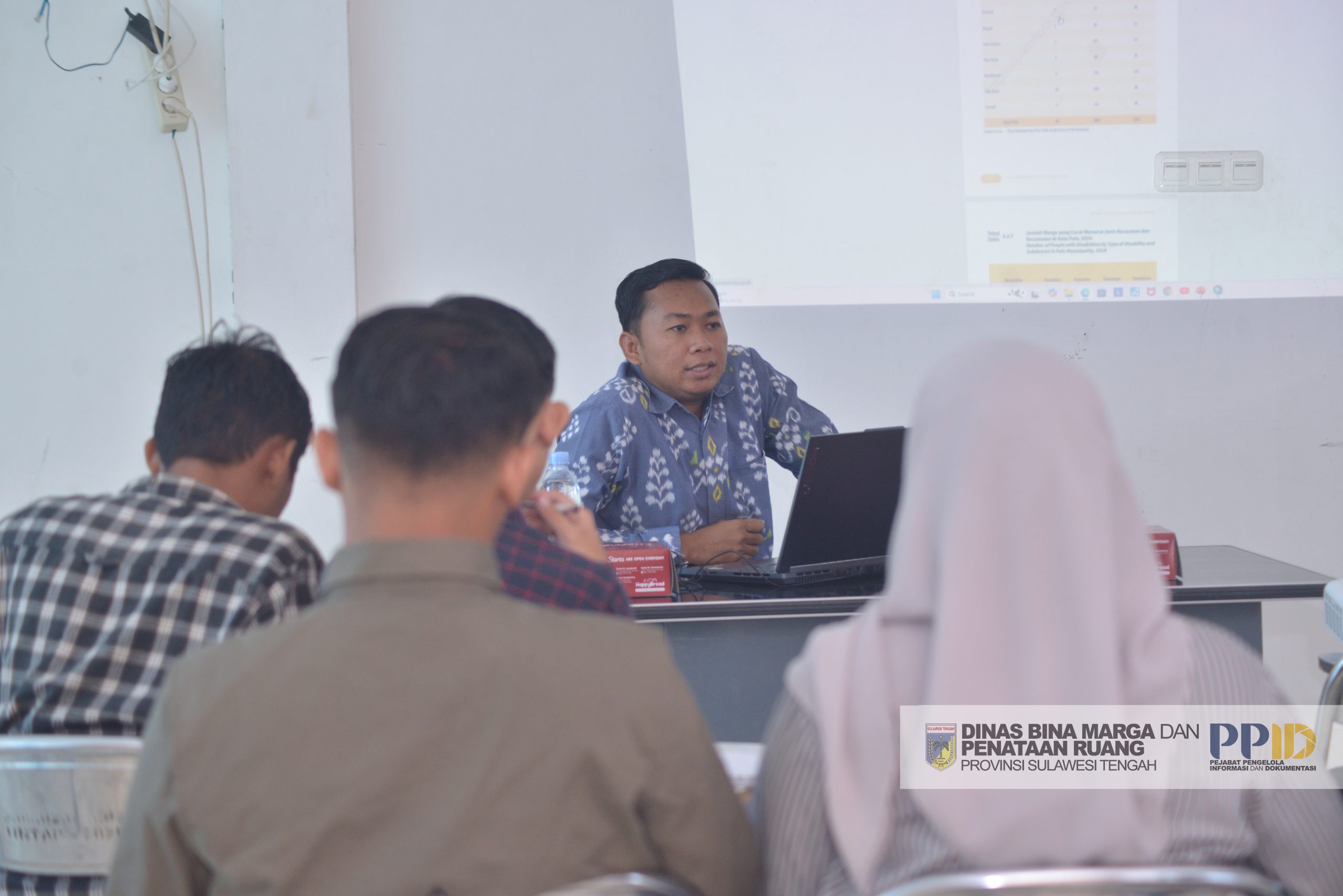Arif Rahman Koddang, PPTK Sinkronisasi Pemanfaatan Ruang Daerah Provinsi Dinas BMPR, Jadi Narasumber Pelatihan Penerapan ArcGIS di FKM Untad